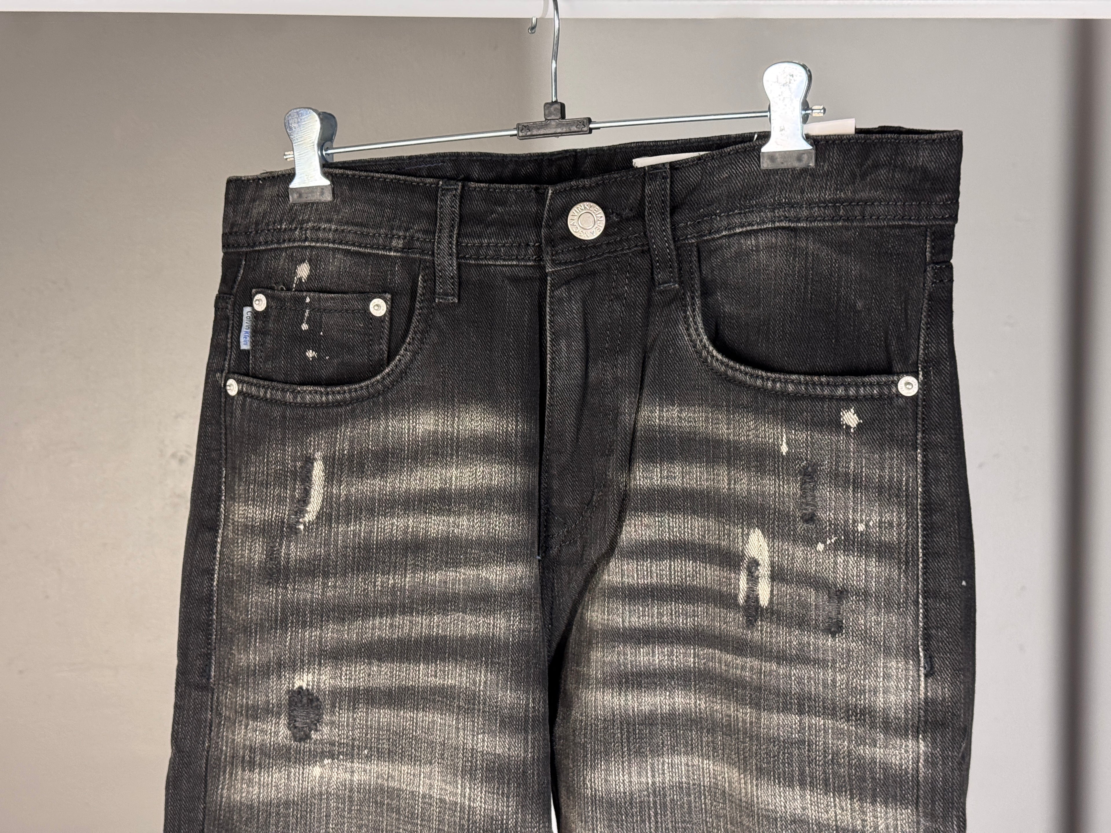 Men’s Classic Straight-Fit Black Faded Jeans