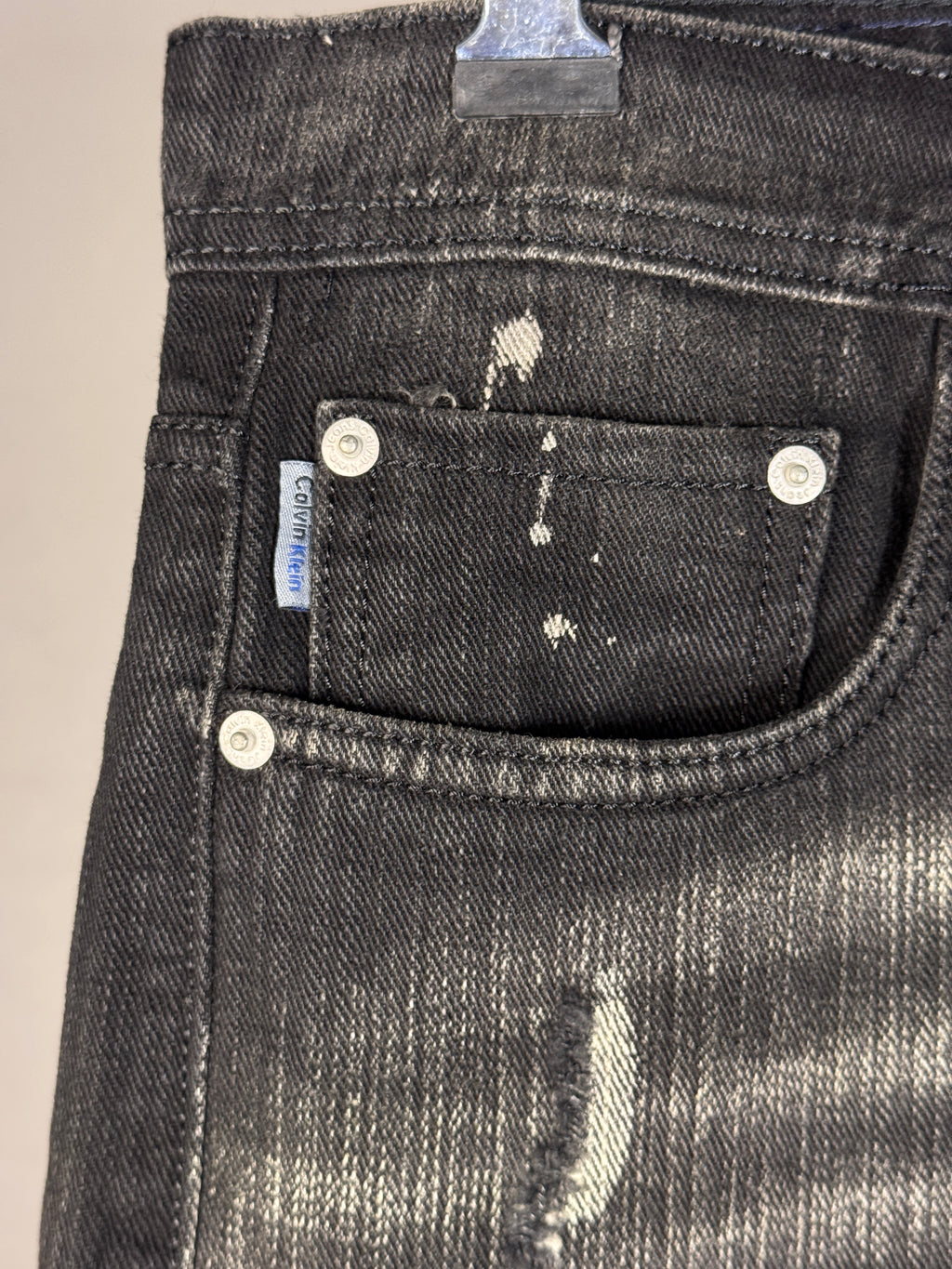 Men’s Classic Straight-Fit Black Faded Jeans