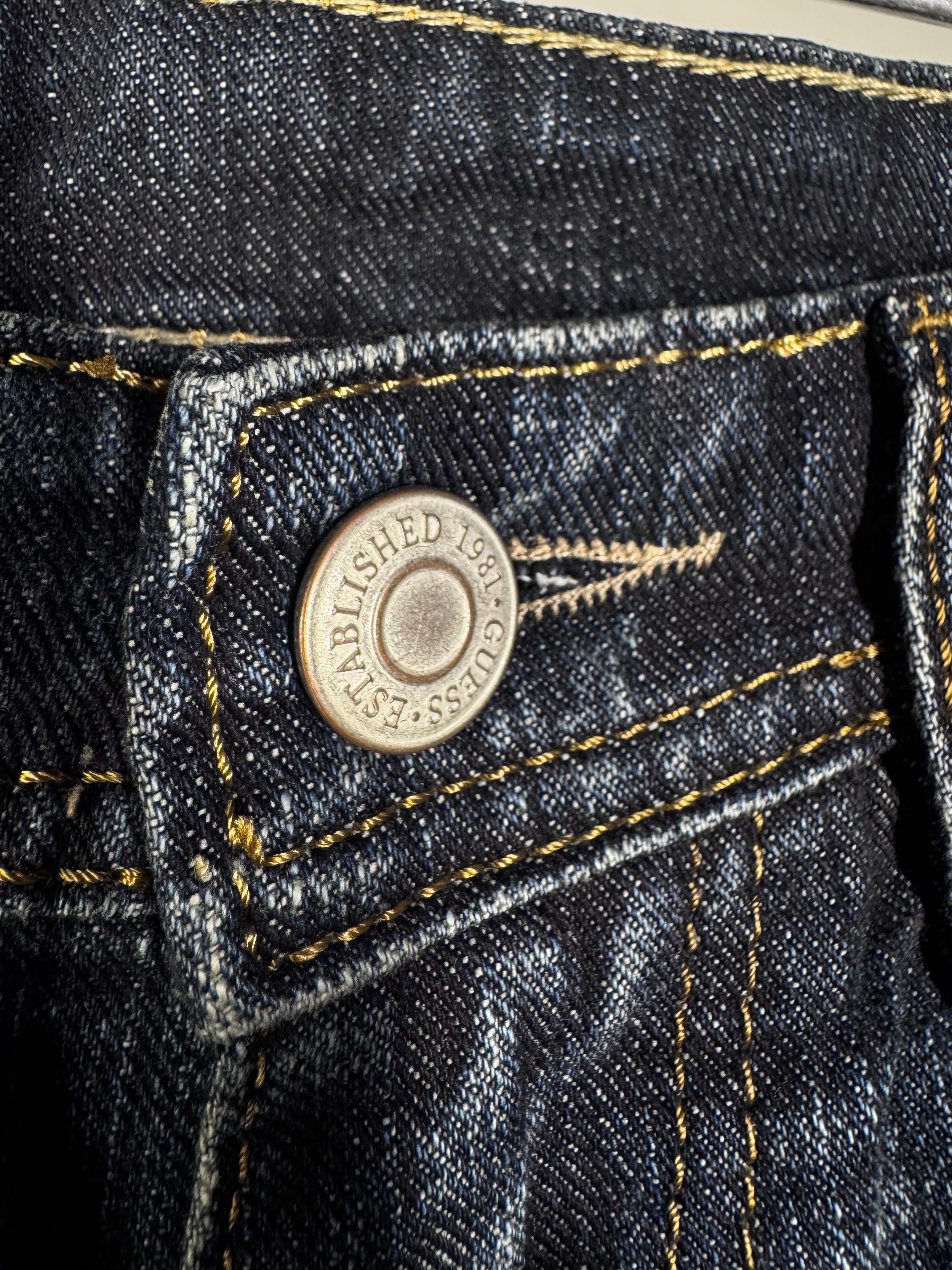 Men’s Mid-Wash Straight Fit Denim Jeans