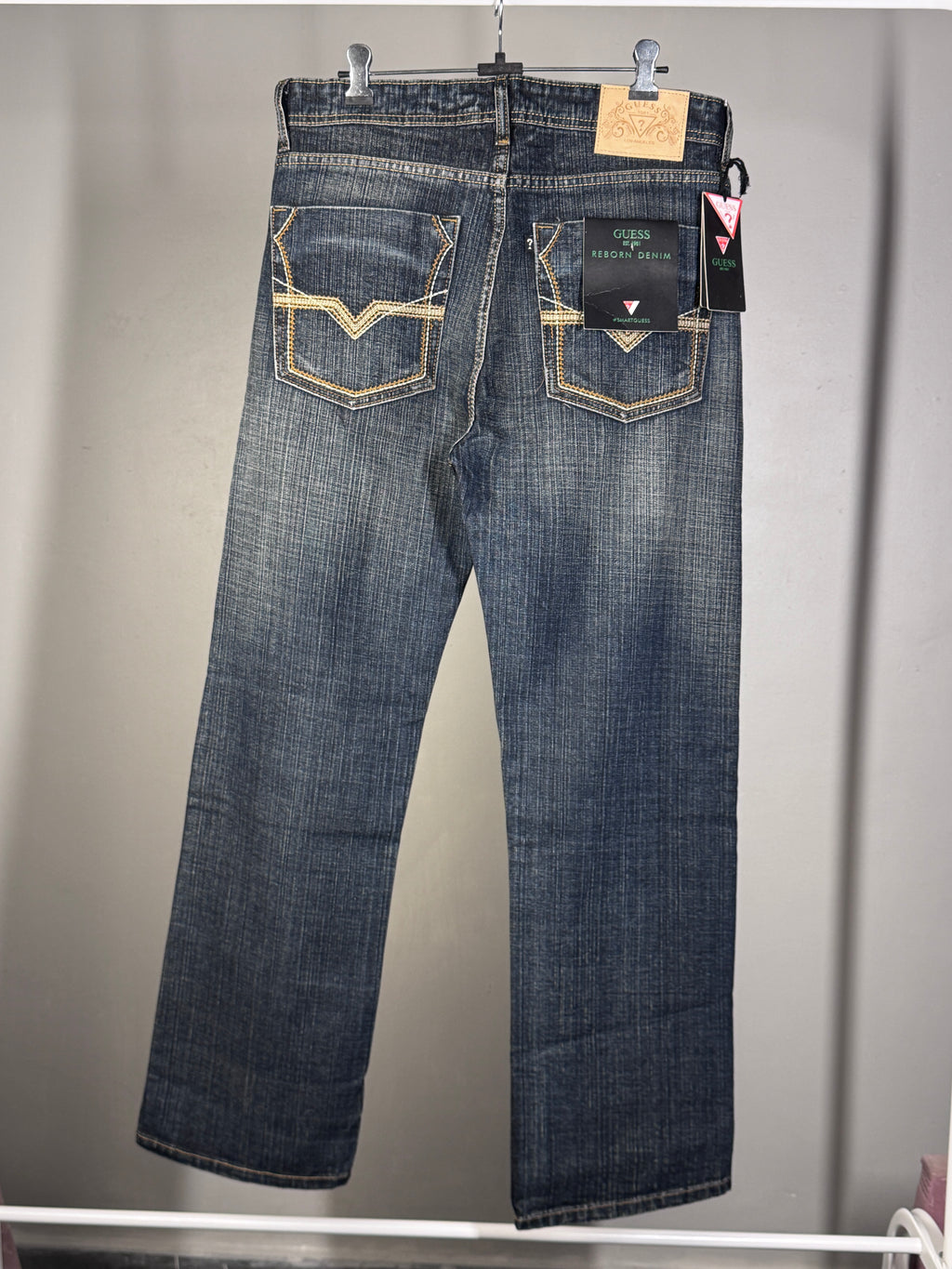 Men’s Mid-Wash Straight Fit Denim Jeans