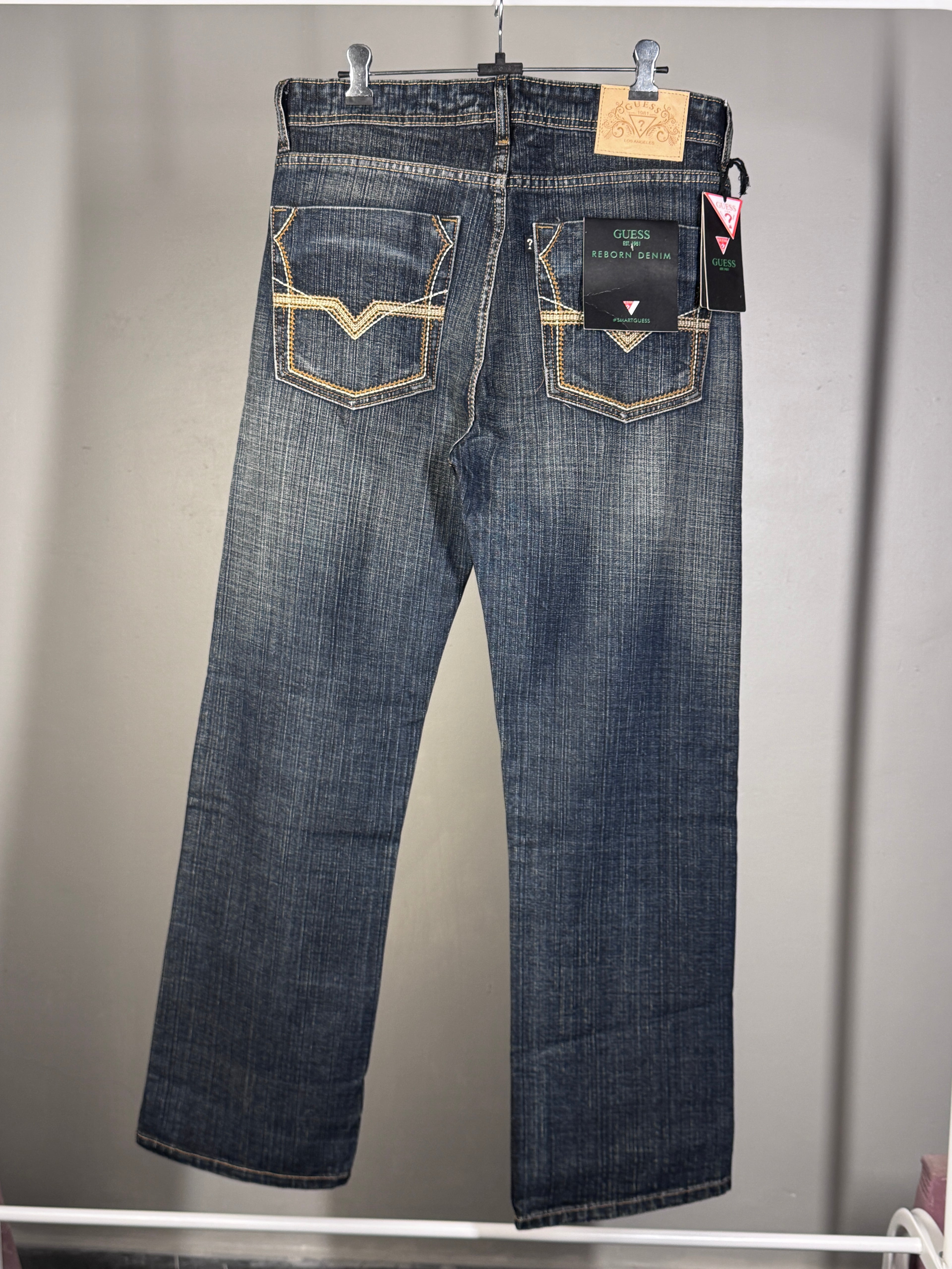 Men’s Mid-Wash Straight Fit Denim Jeans